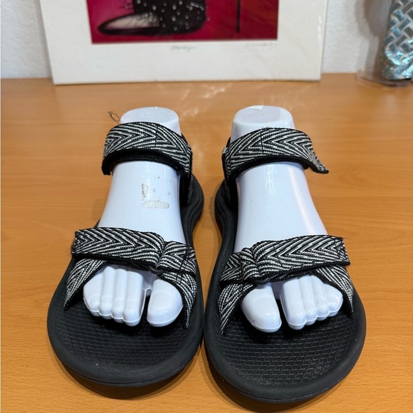 Black and White Sporty Sandals with Adjustable Straps - Picture 1 of 8